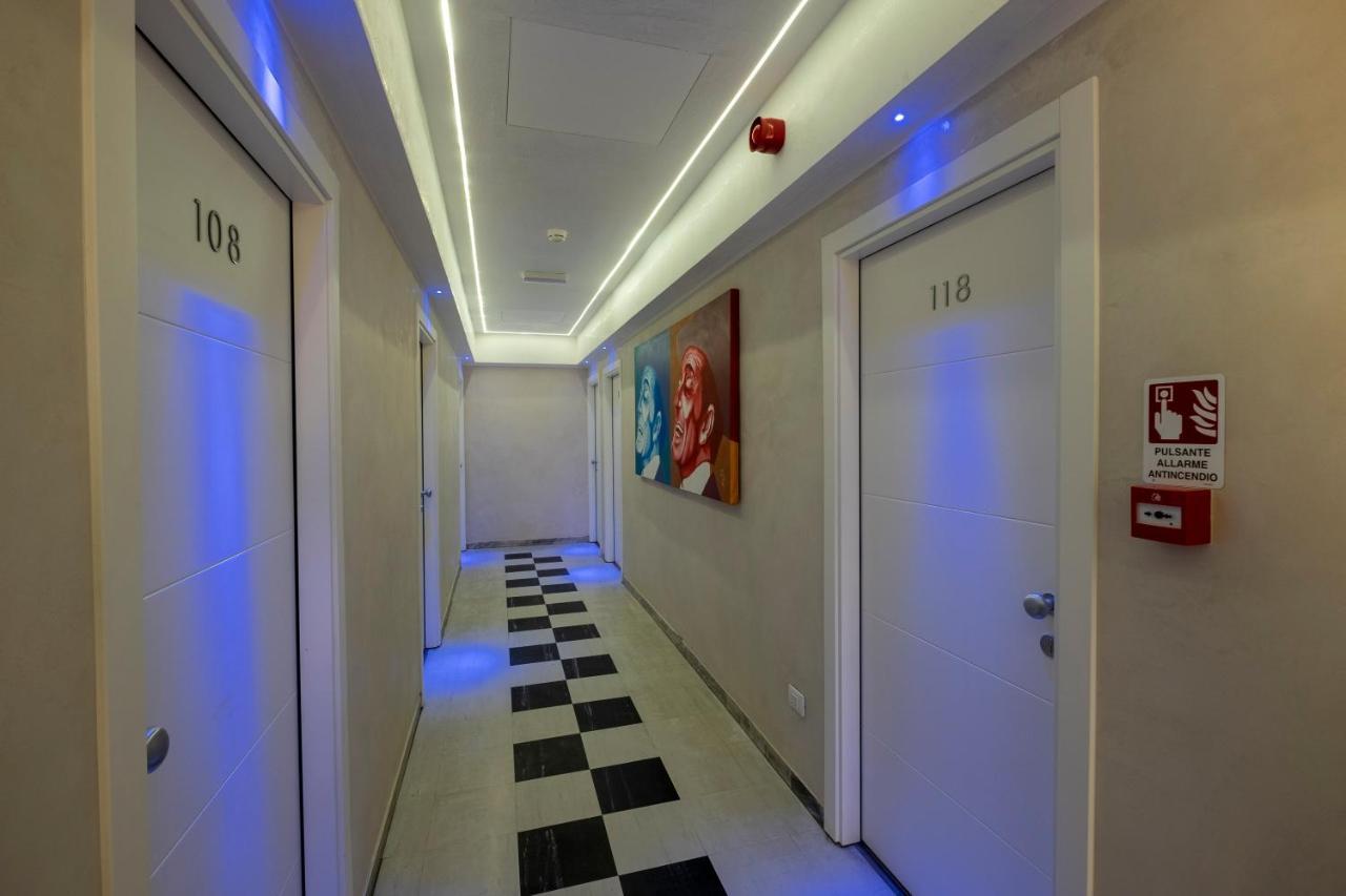 Hotel Giumer Ріміні Екстер'єр фото