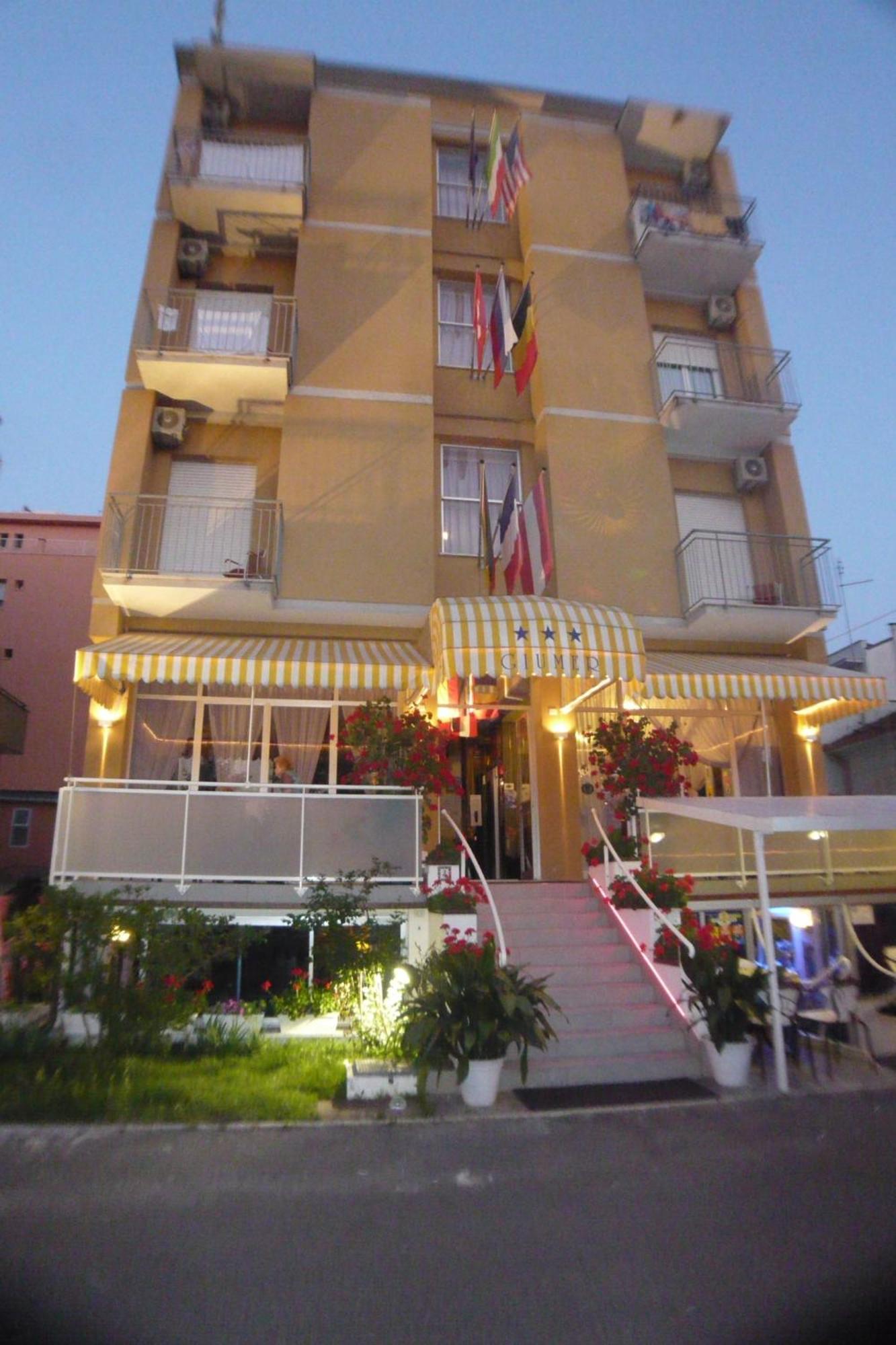 Hotel Giumer Ріміні Екстер'єр фото